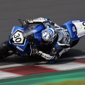 弊社社員の森島諒が鈴鹿サンデーロードレース第2戦(2026/6/6(土),7(日))に参戦致しました